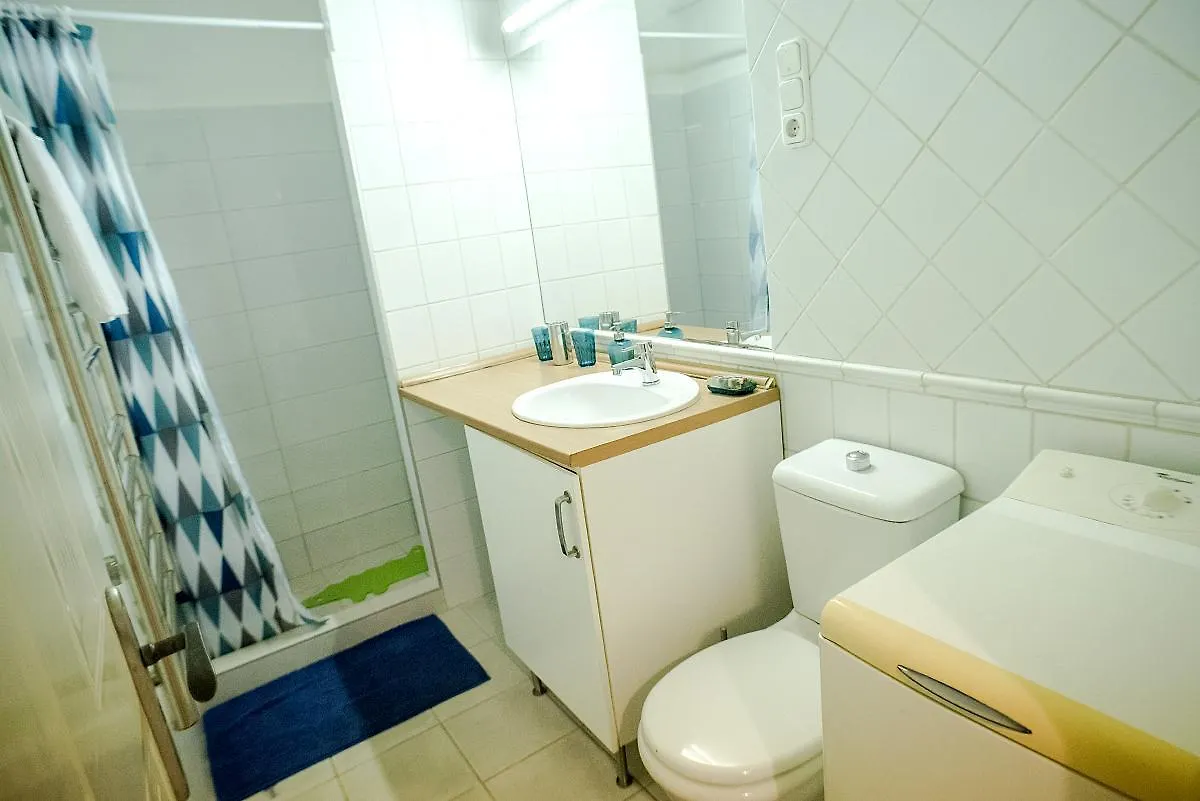 Apartment At The Deak Ferenc Ter Budapesta