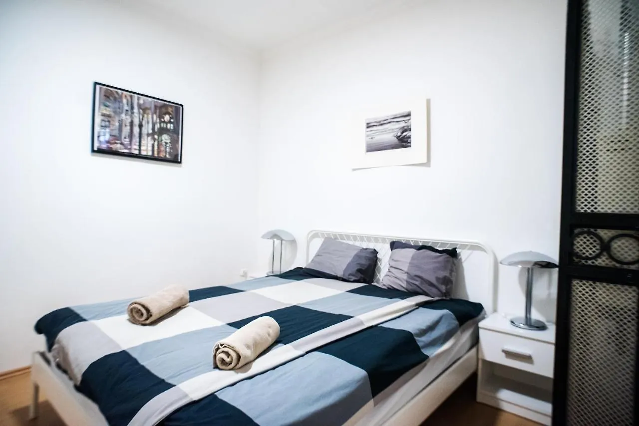 Apartment At The Deak Ferenc Ter Budapest
